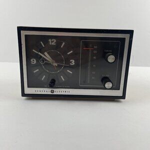 Vintage General Electric AM Radio Alarm Clock Model 7-4725A Working Retro 70s